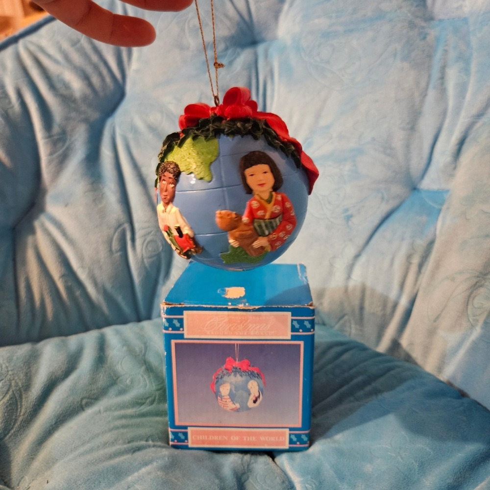 Vintage House of Lloyd Christmas Around The World Children of the World Ornament